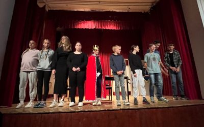 Predstava nadebudnih gledališčnikov v Gorjanskem domu
